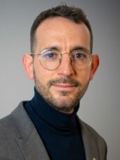 Profile image: Eduardo Baena